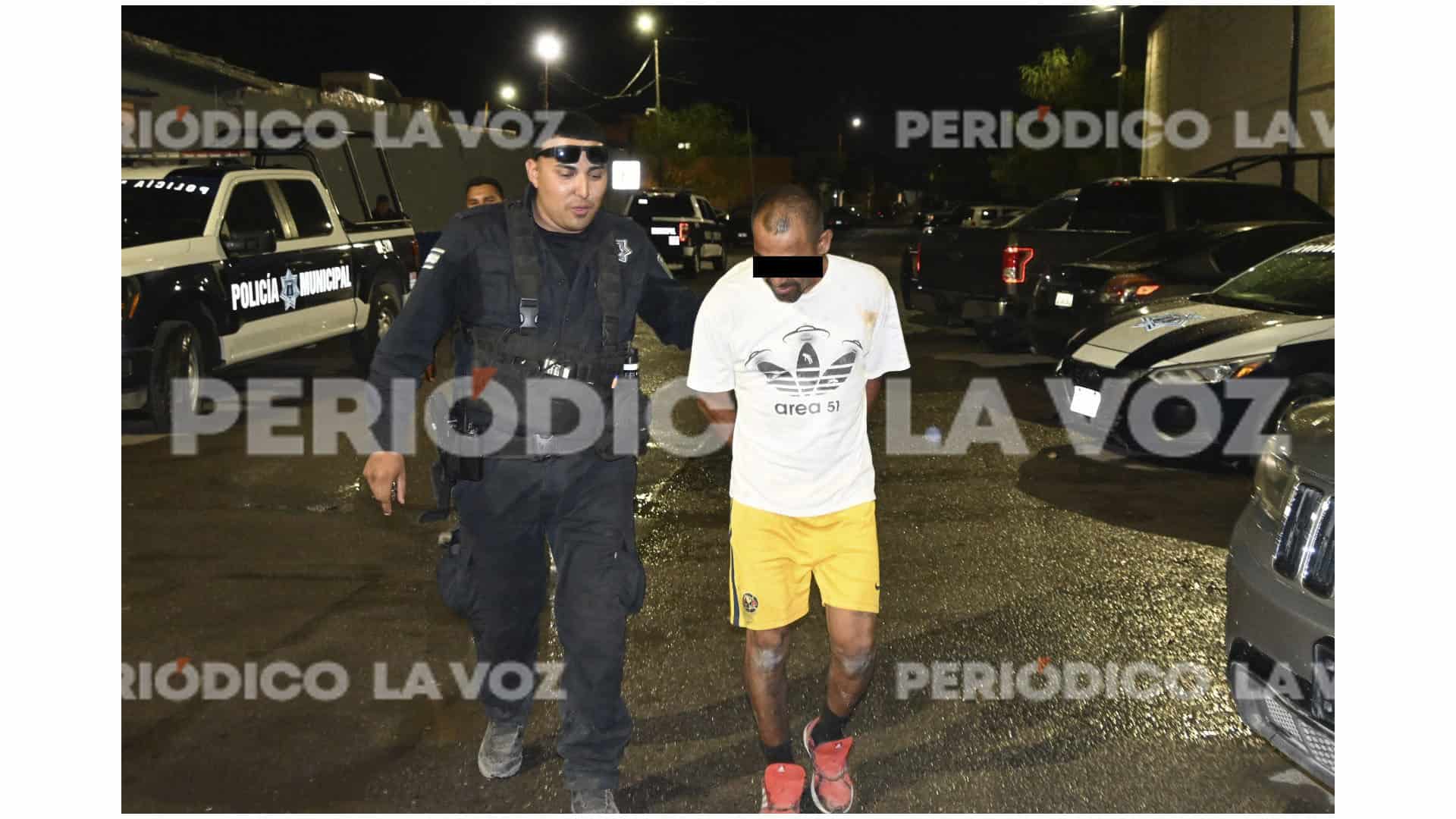 Detenido en Héroes del 47 por intento de robo de camioneta