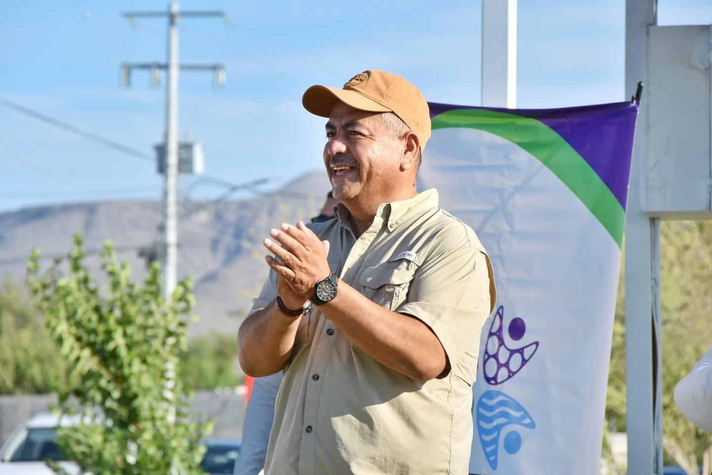 Alcalde Víctor Manuel Leija Vega entrega pozos de agua para mejorar espacios públicos