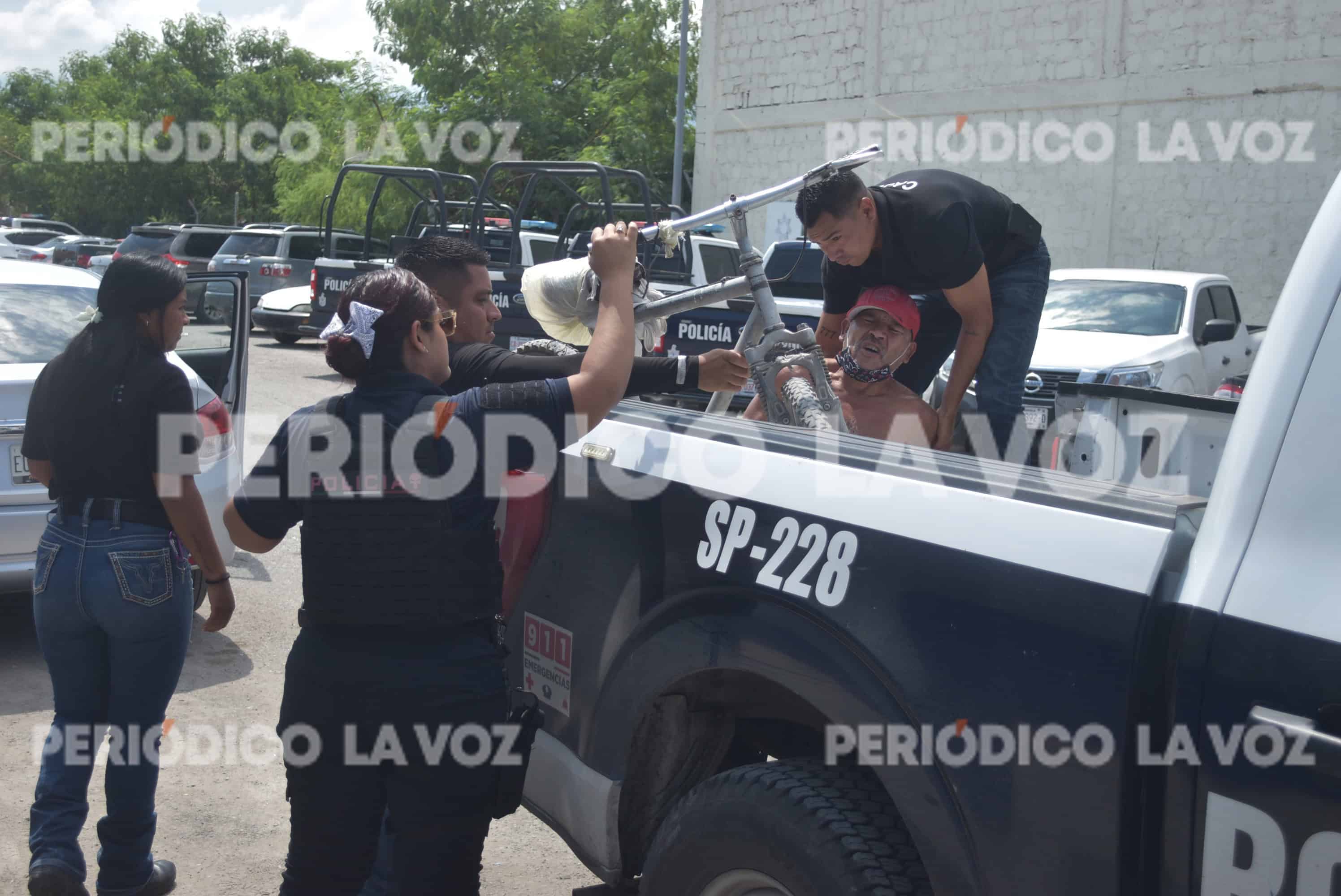 Policía arresta a individuo de 60 años en Las Flores por denuncia vecinal