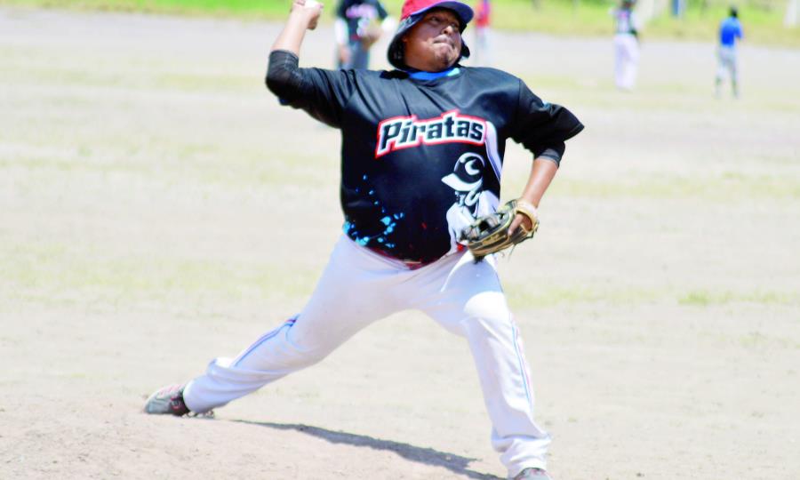 Cristian Núñez lidera victoria de Piratas sobre Tigres del Oriente