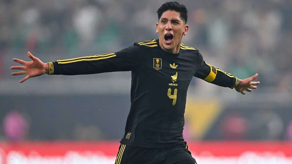 ¡Todo listo! Edson Álvarez ficha por el Fenerbahçe de Mourinho