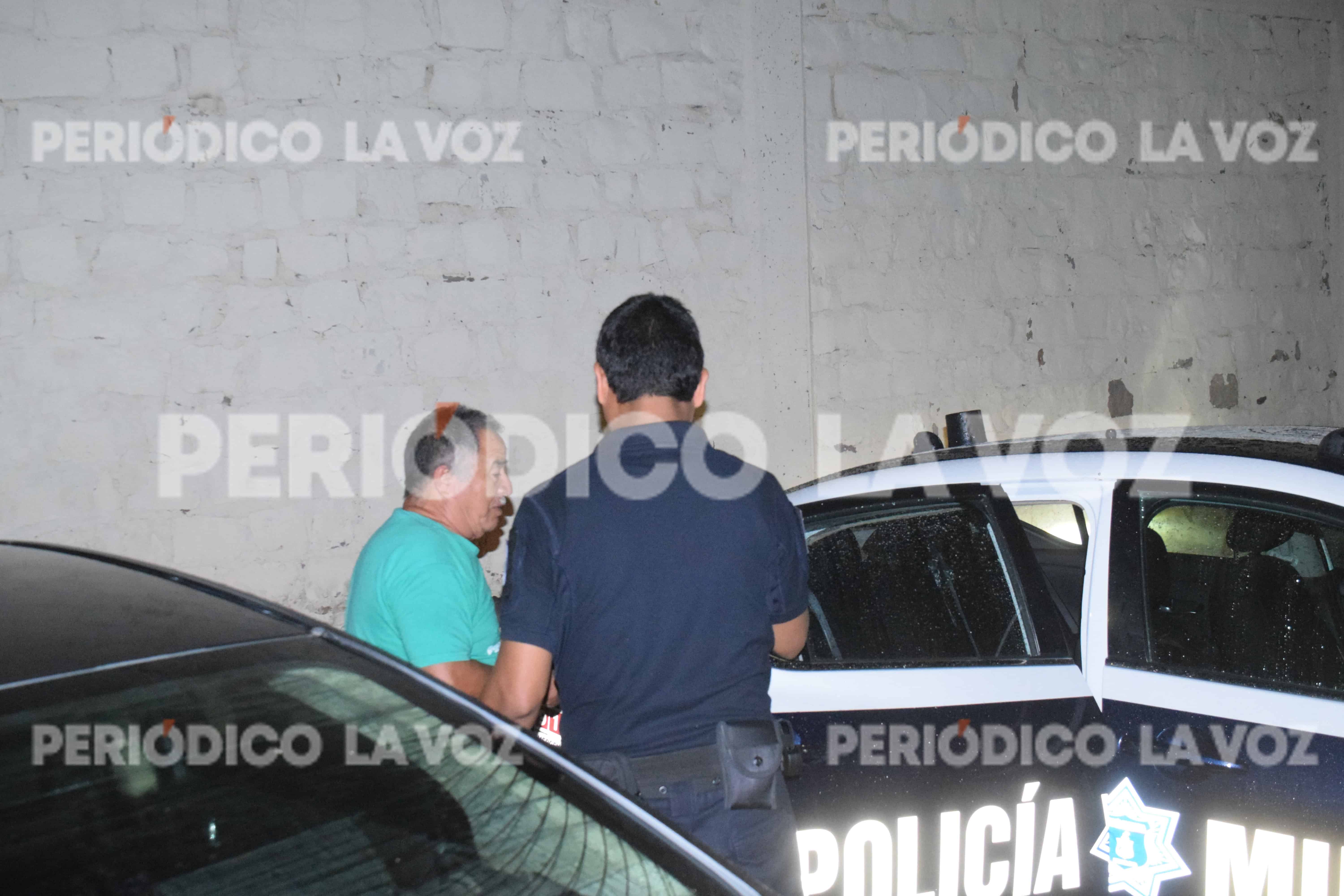 José Mireles arrestado por agresión a su esposa