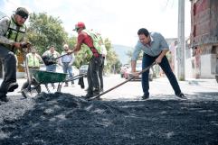 Refuerzo en labores de bacheo en Saltillo gracias al apoyo del Gobernador