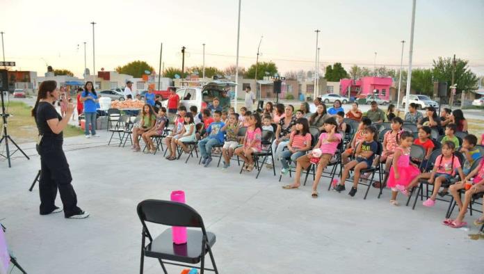 Cuentos, risas e imaginación: una tarde mágica en la colonia Manantial de Nava