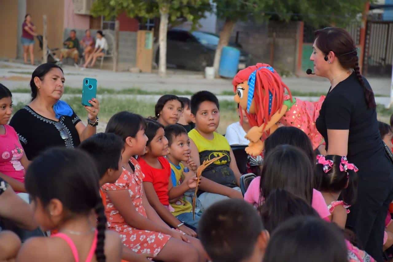 Cuentos, risas e imaginación: una tarde mágica en la colonia Manantial de Nava