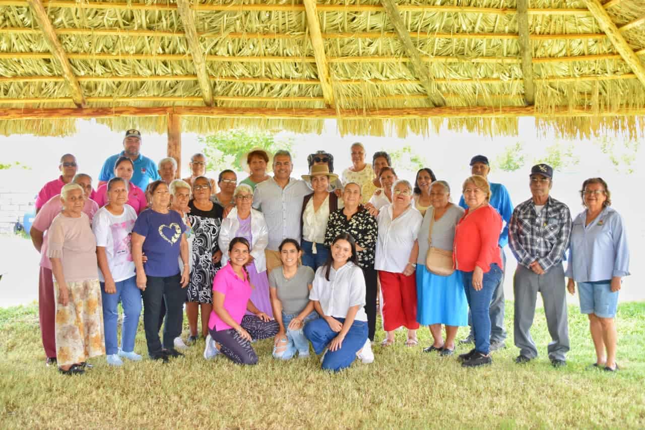 DIF Cuatro Ciénegas celebra el Mes del Adulto Mayor con alegría y reconocimiento