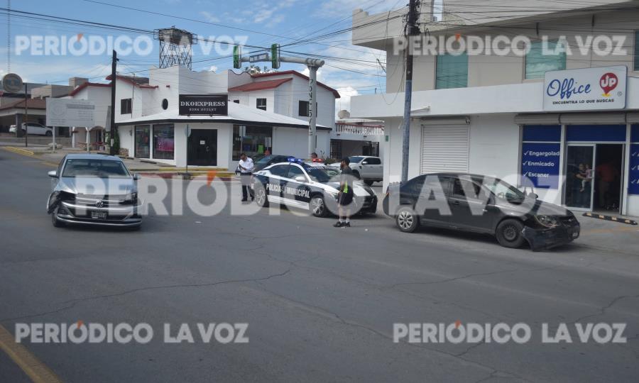 Accidente vial en cruce del Bulevar Madero deja daños materiales