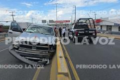 Conductor ileso tras accidente en puente Harold R. Pape