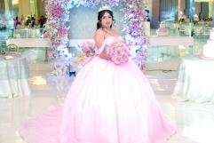 Zoe Salinas Celebra sus XV Primaveras con Emoción y Alegría