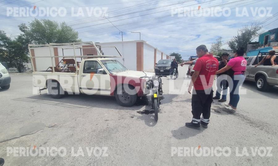 Choque entre camioneta y motocicleta en Coahuila