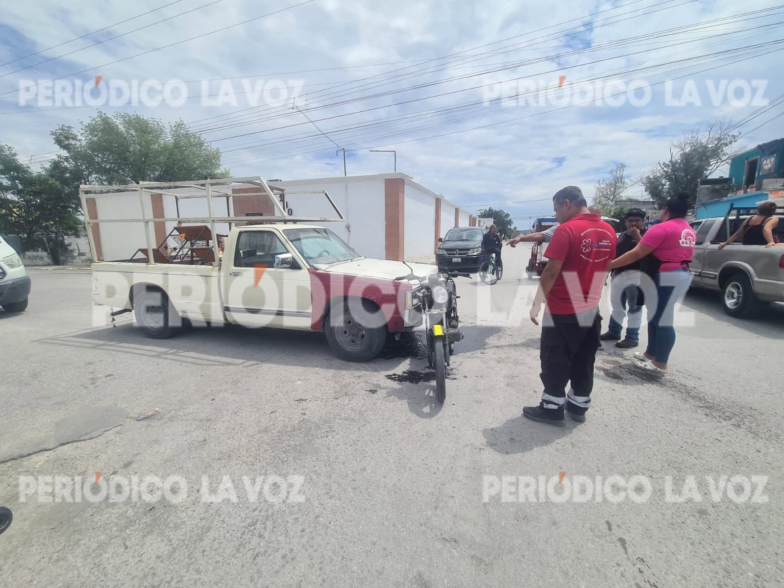 Choque entre camioneta y motocicleta en Coahuila