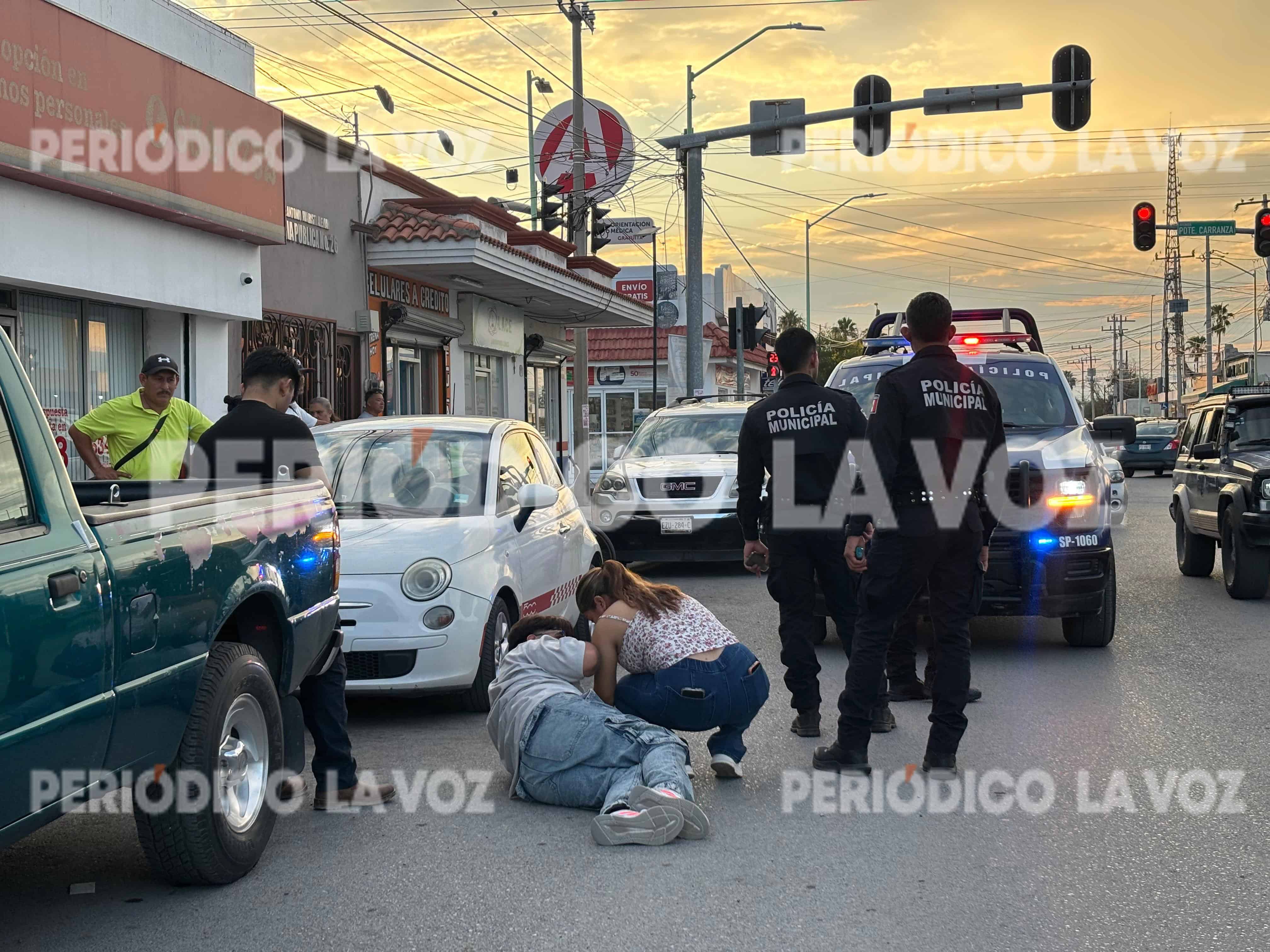 Imprudencia de ciclista causa accidente en calle Cuauhtémoc