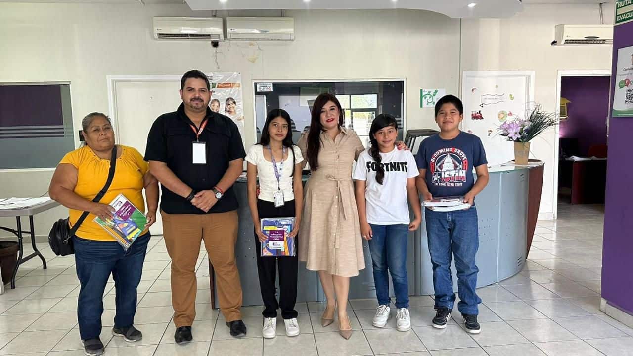 Entregan apoyos y útiles escolares a familias vulnerables en Ciudad Acuña