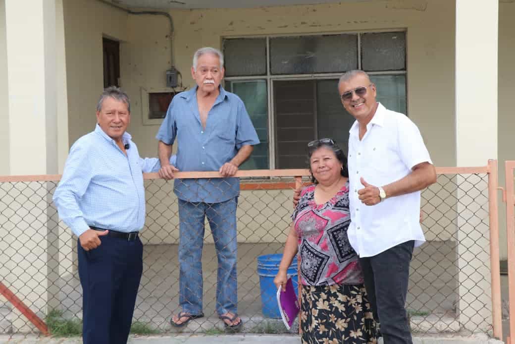 Atiende Óscar Ríos peticiones de colonia "Progreso"
