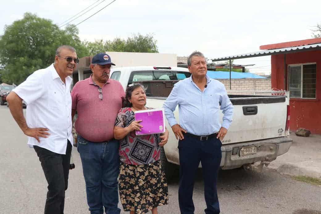 Atiende Óscar Ríos peticiones de colonia "Progreso"