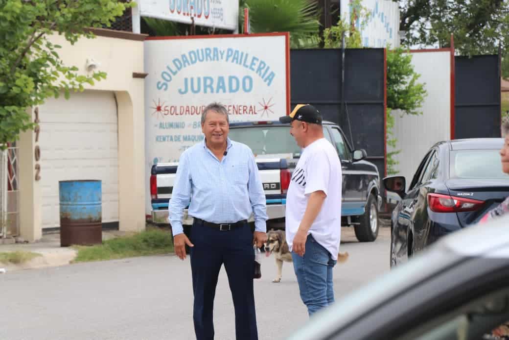 Atiende Óscar Ríos peticiones de colonia "Progreso"