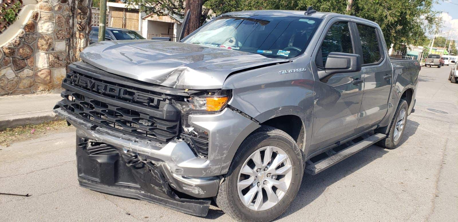 Camioneta provoca choque en Ciudad Acuña y proyecta auto contra una barda