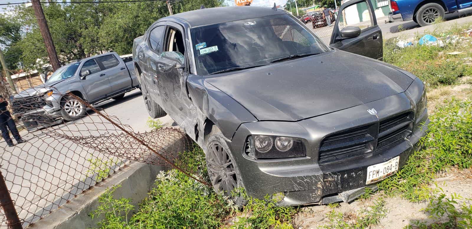 Camioneta provoca choque en Ciudad Acuña y proyecta auto contra una barda