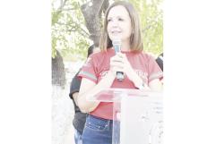 Alcaldesa Sari Pérez Cantú celebra Liga Municipal de Softbol