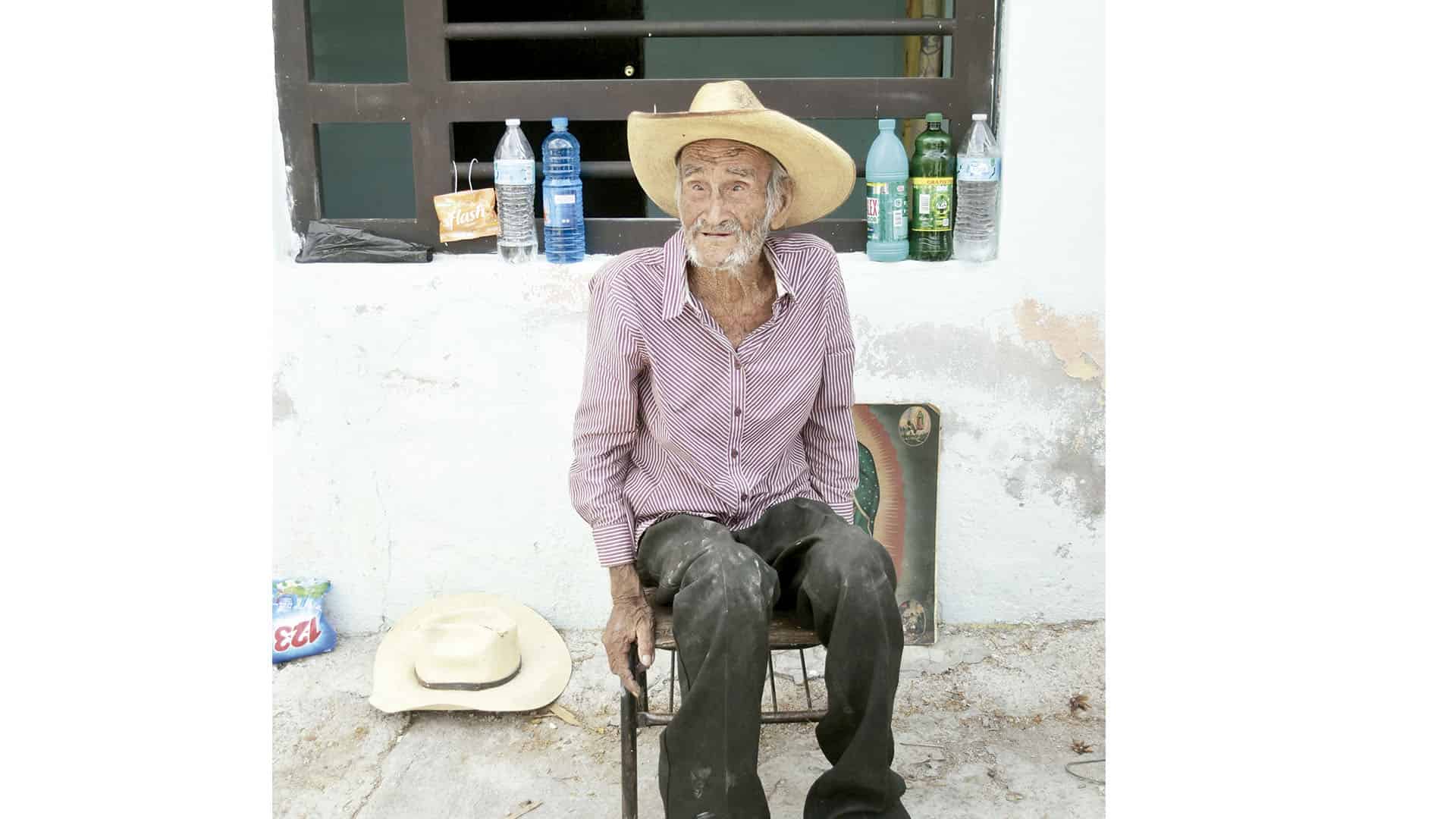 Comunidad se une para ayudar a Don Jesús en Monclova