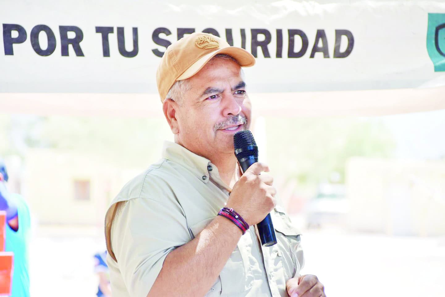 Autoridades municipales visitan ejido Santa Teresa en Cuatro Ciénegas para atender peticiones y entregar apoyos