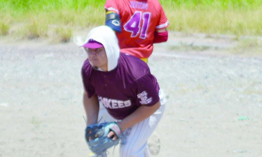 Yankees y Padres se enfrentan por el liderato en la Liga de Béisbol Gilberto Felán