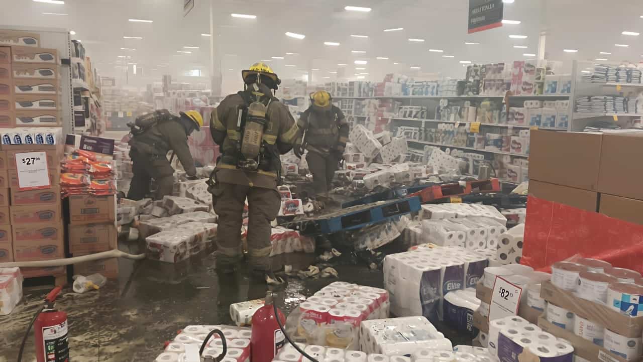 Fuego intencional en Soriana causa evacuación de trabajadores y clientes