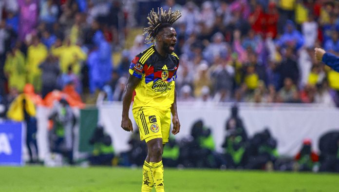 Duermo con tus lágrimas: Saint-Maximin responde con ironía a crítica de aficionado