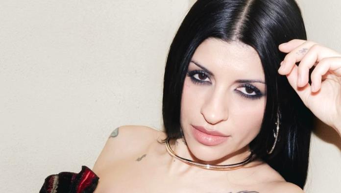 Cazzu reaparece en OnlyFans con provocadora foto