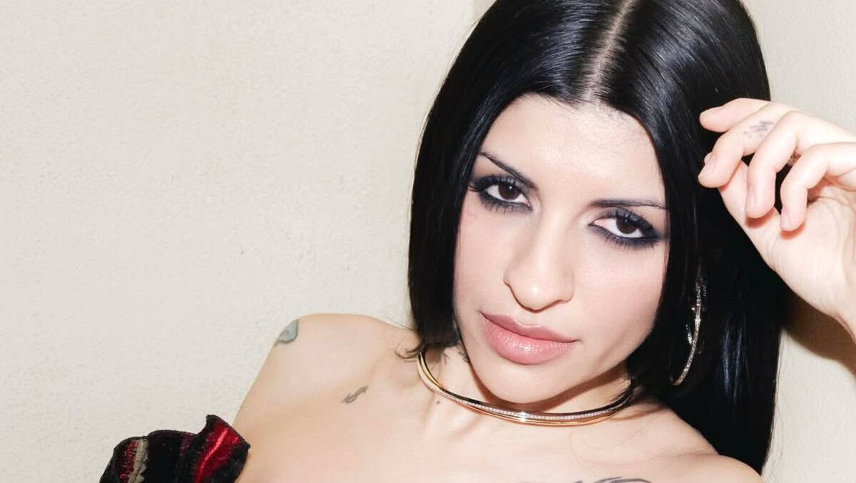 Cazzu reaparece en OnlyFans con provocadora foto