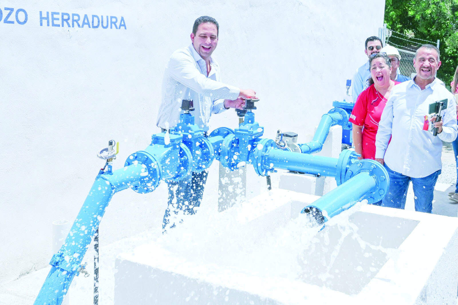 Alcalde Javier Díaz González anuncia incremento en el abasto de agua