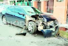 Leslie detenida tras choque de vehículos en estado de ebriedad