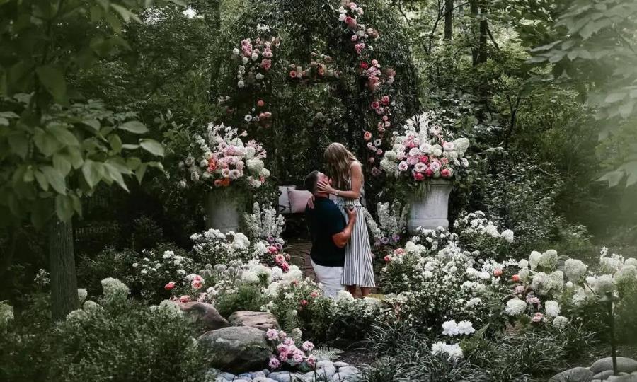 Taylor Swift y Travis Kelce se comprometen: ¡Fans enloquecen!