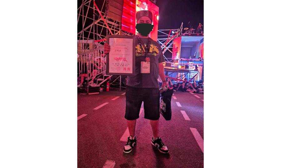 Joven de Monclova gana primer lugar en evento internacional de arte urbano en Rusia