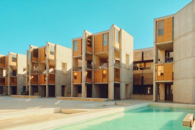 Neo-brutalismo: la tendencia de diseño que está marcando el 2025