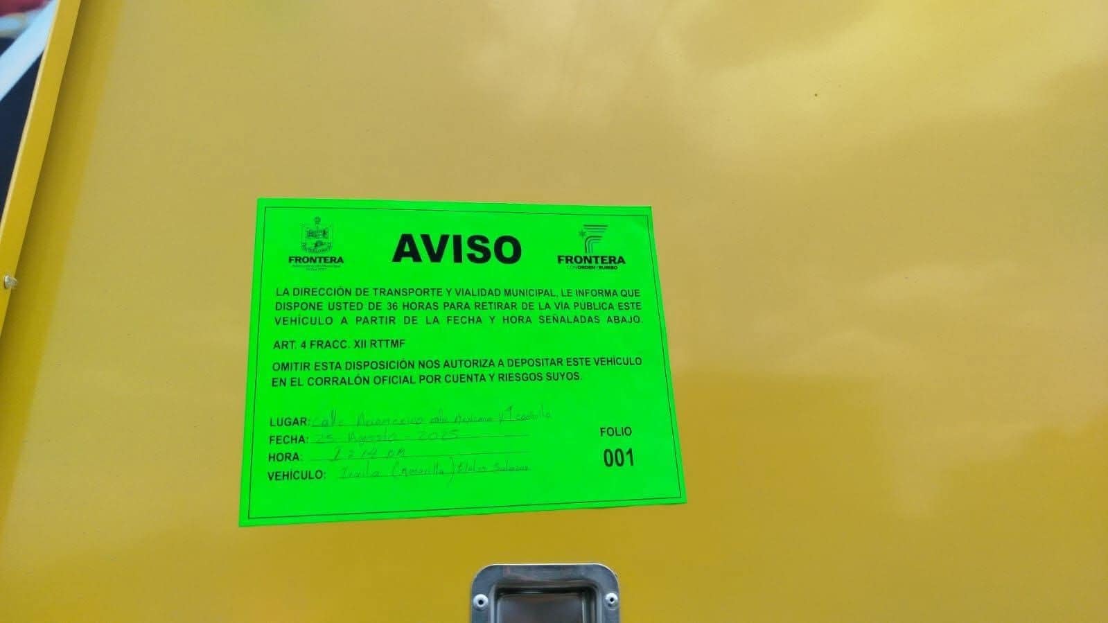 Vecinos denuncian obstrucción en vía pública