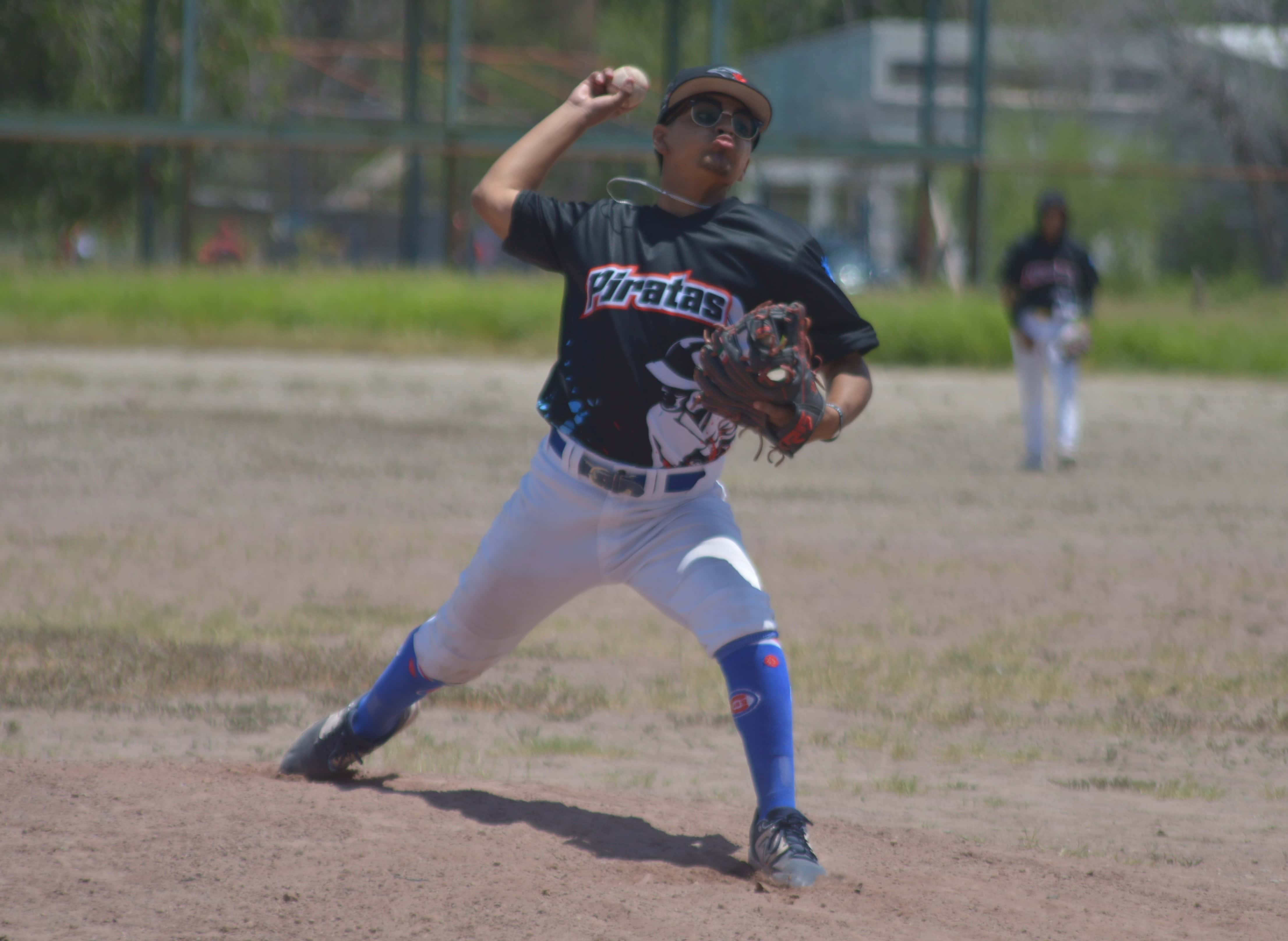 Daniel Coronado lidera victoria de Charros sobre Piratas