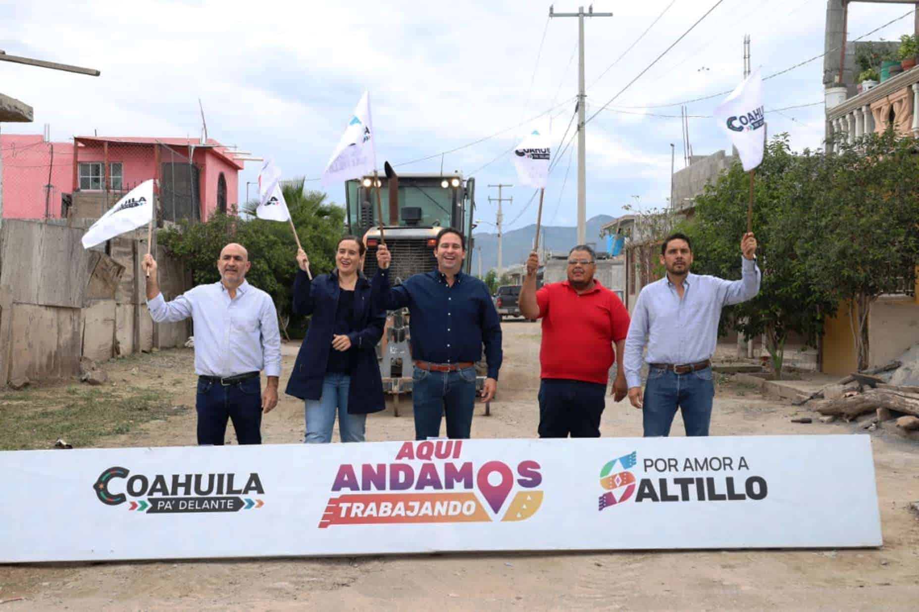 Alcalde Javier Díaz González pavimenta calles en Colonia Nuevo Atardecer