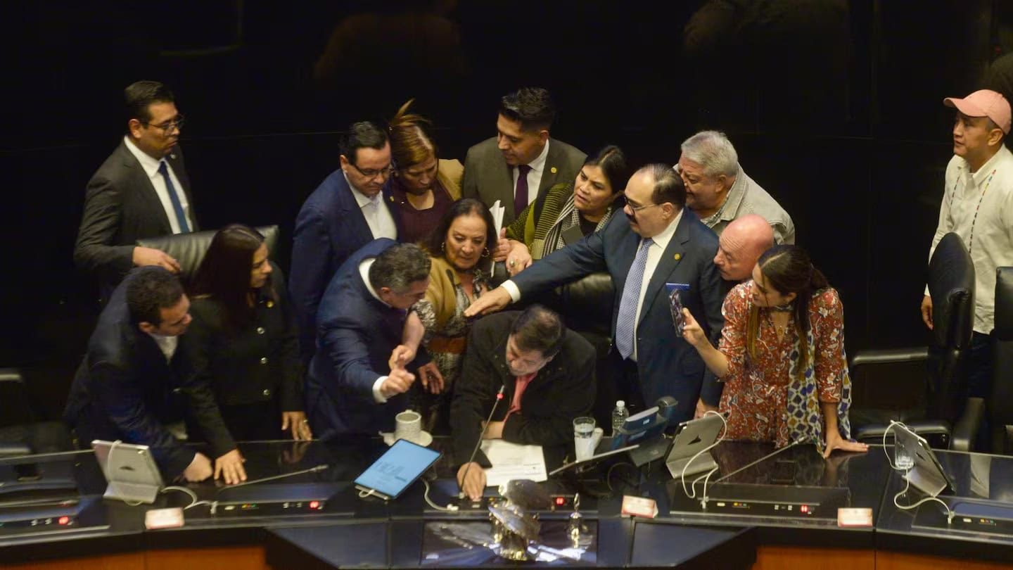 Incidente entre Alito Moreno y Fernández Noroña durante sesión en el Senado