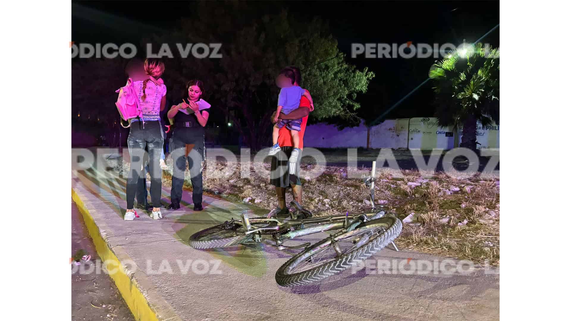 Madre y su hija caen de bicicleta en avenida Suzanne Lou Pape