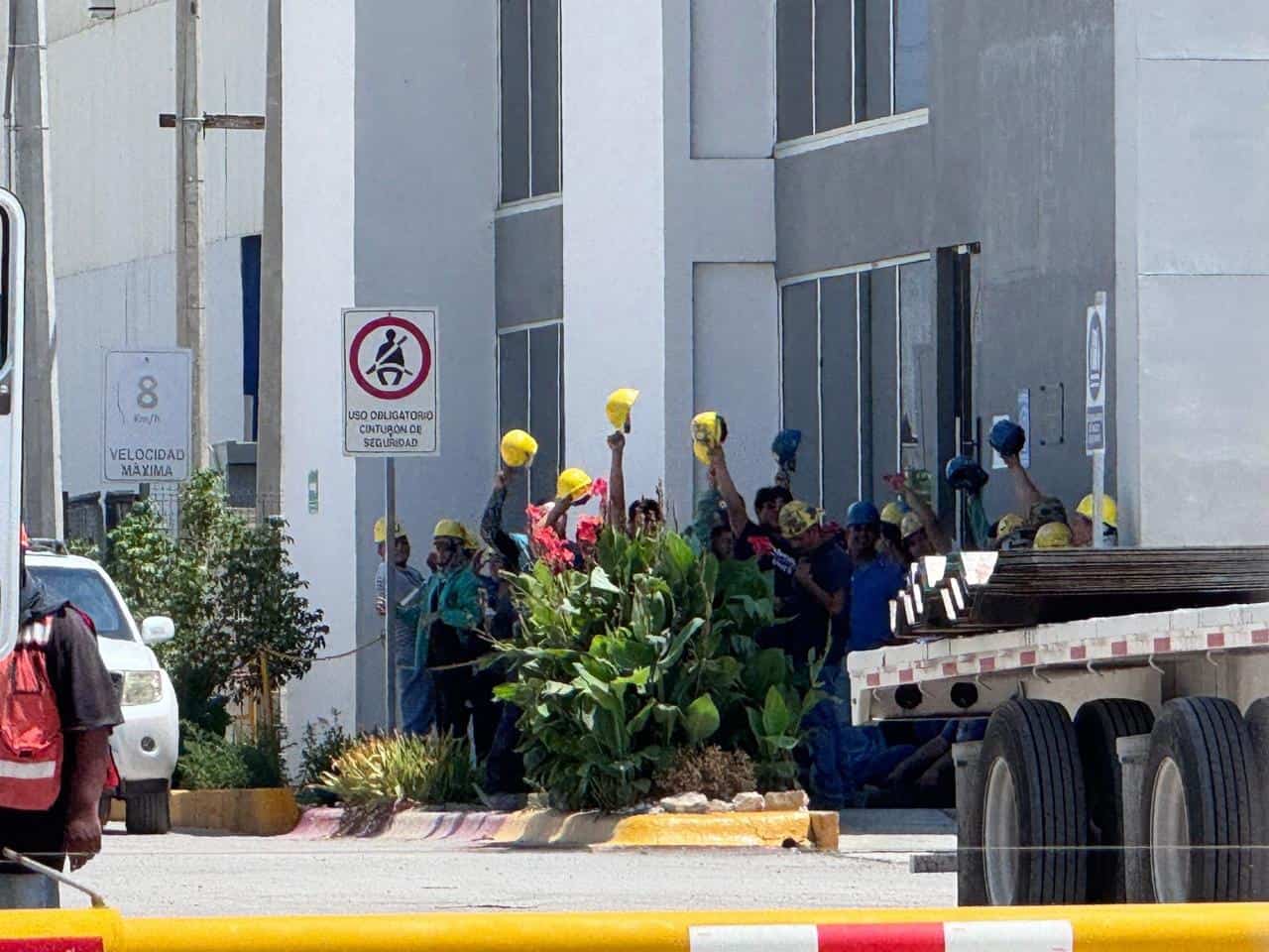 Grupo Fox en crisis: Trabajadores exigen pago de ahorro adeudado