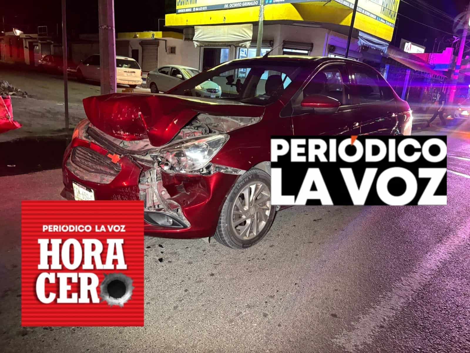 Frunce su auto en choque por alcance