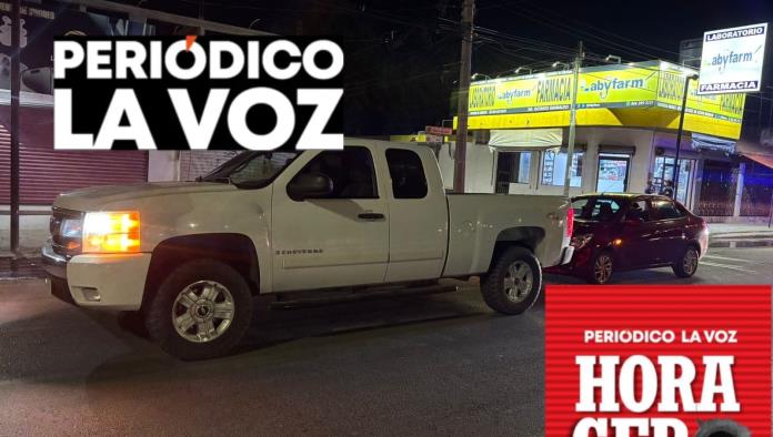 Frunce su auto en choque por alcance