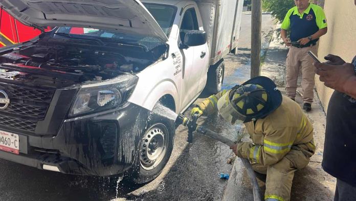 Vehículo se incendia en Allende y moviliza a las autoridades