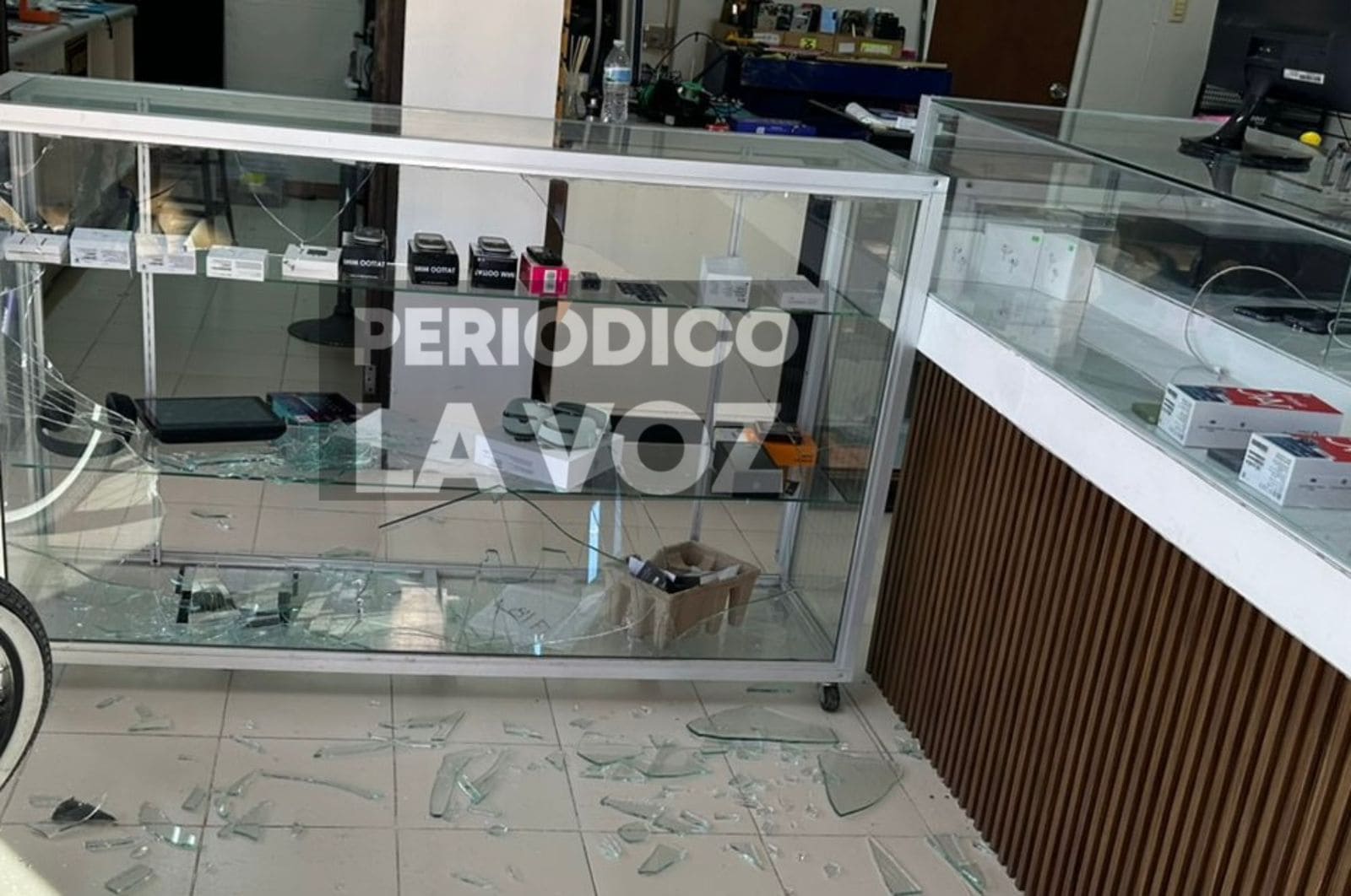 Inseguridad golpea comercio local de Sabinas con robo de celulares