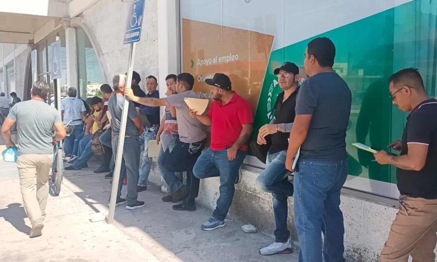 Cientos buscan empleo en Monclova