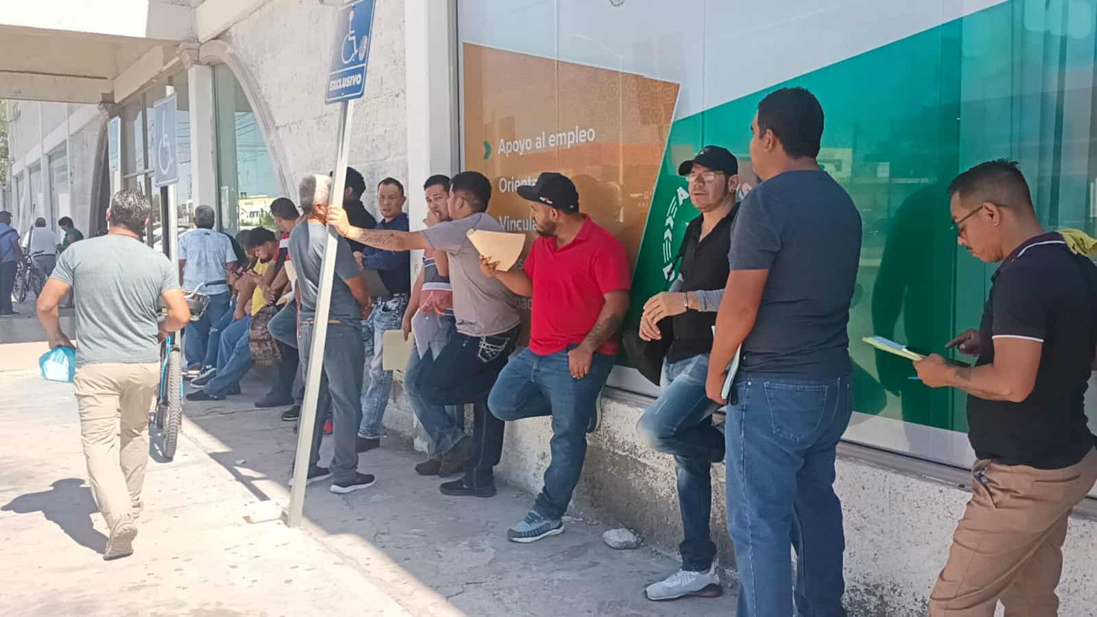 Cientos buscan empleo en Monclova