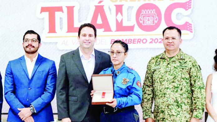 Cuerpo de Bomberos de Saltillo destacado con Galardón Tláloc por Alcalde Javier Díaz