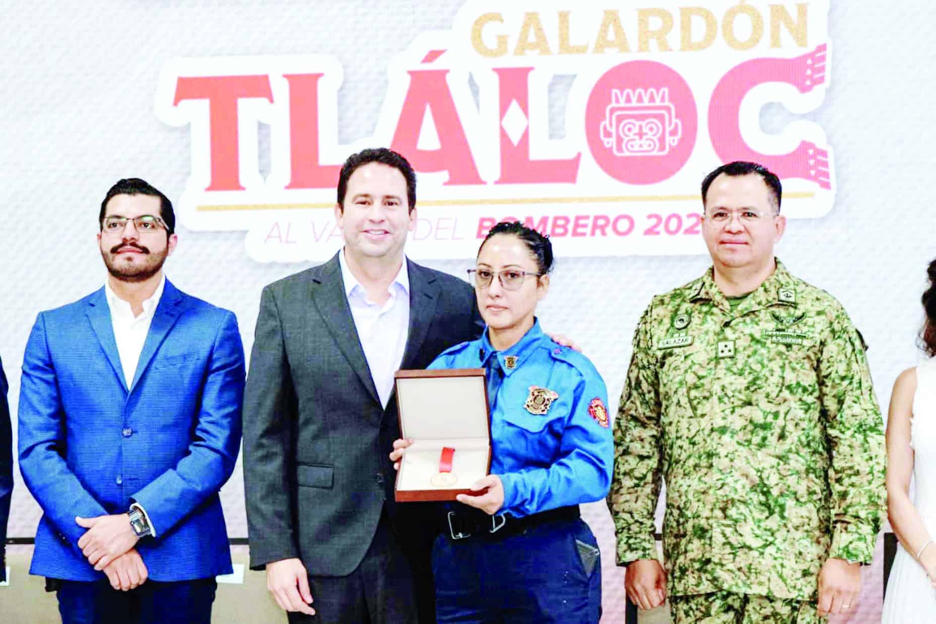 Cuerpo de Bomberos de Saltillo destacado con Galardón Tláloc por Alcalde Javier Díaz