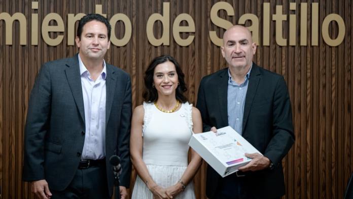 Alcalde de Saltillo recibe anteproyecto de Ley de Ingresos para 2026 en sesión de Cabildo